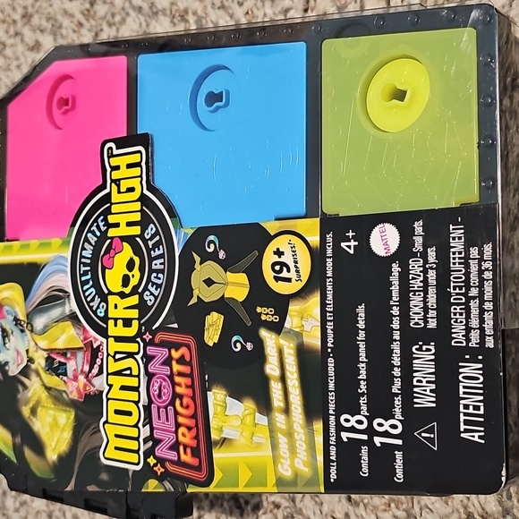 Monster High Skulltimate Secrets Neon Frights Glow In The Dark Frankie Stein - Picture 3 of 4